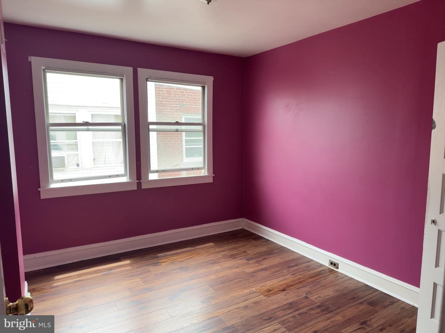 7476 Oxford Avenue photo 9