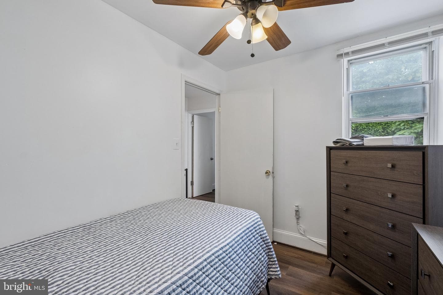 1337 S May Street photo 15