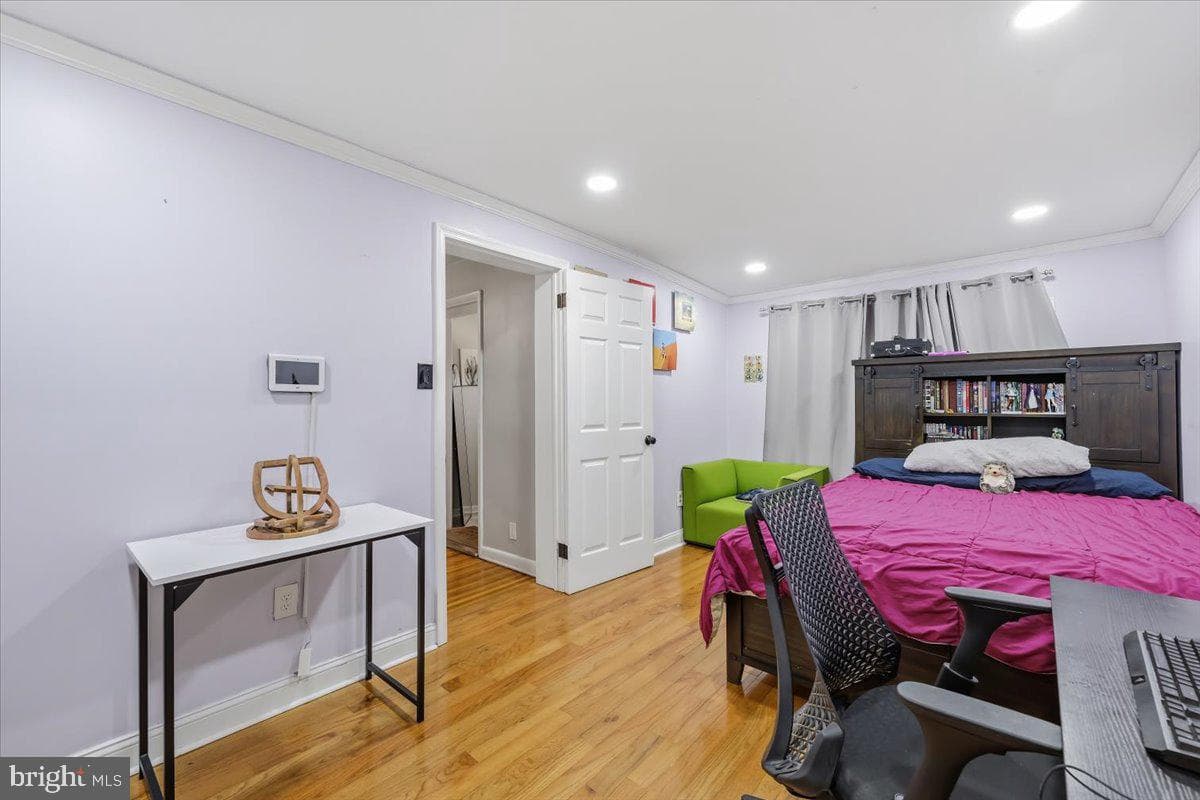 914 Longshore Avenue photo 19