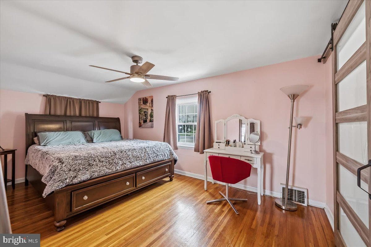 914 Longshore Avenue photo 25
