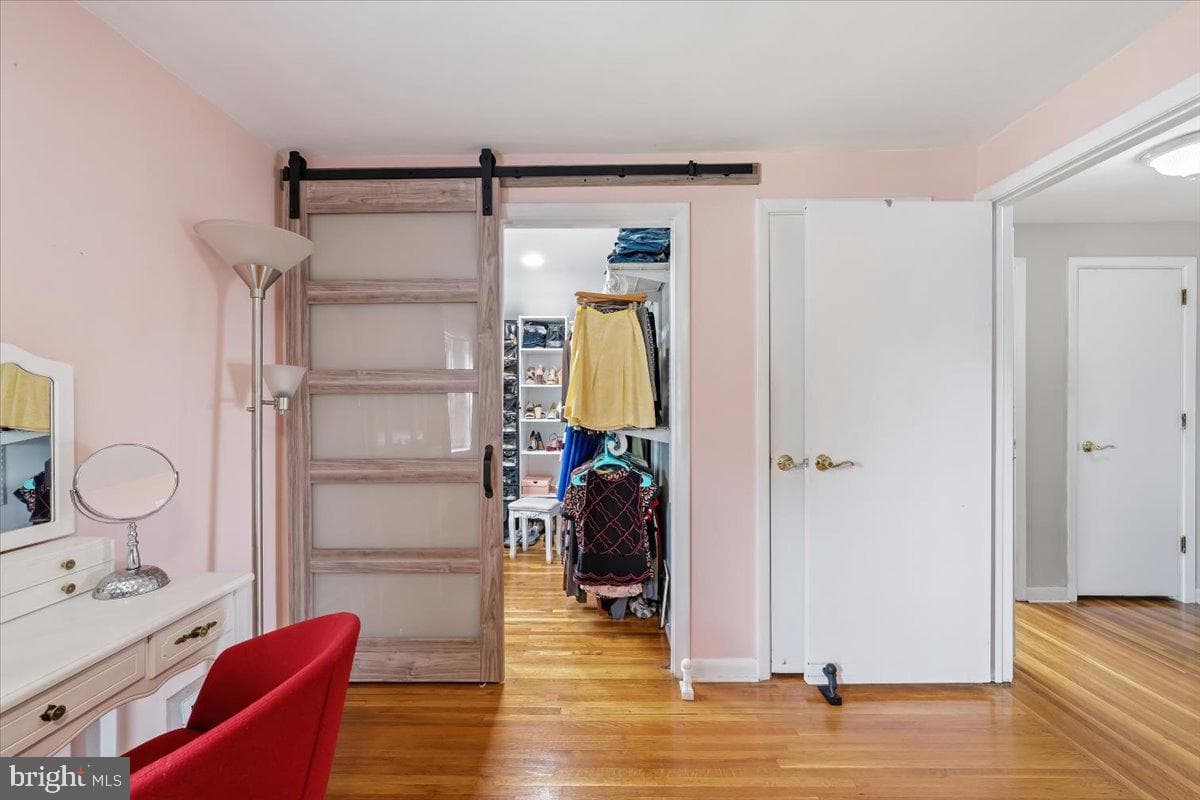 914 Longshore Avenue photo 26