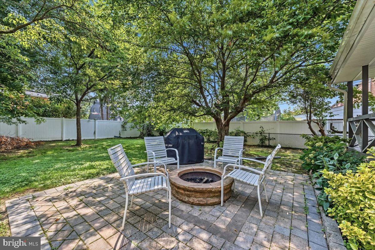 914 Longshore Avenue photo 6