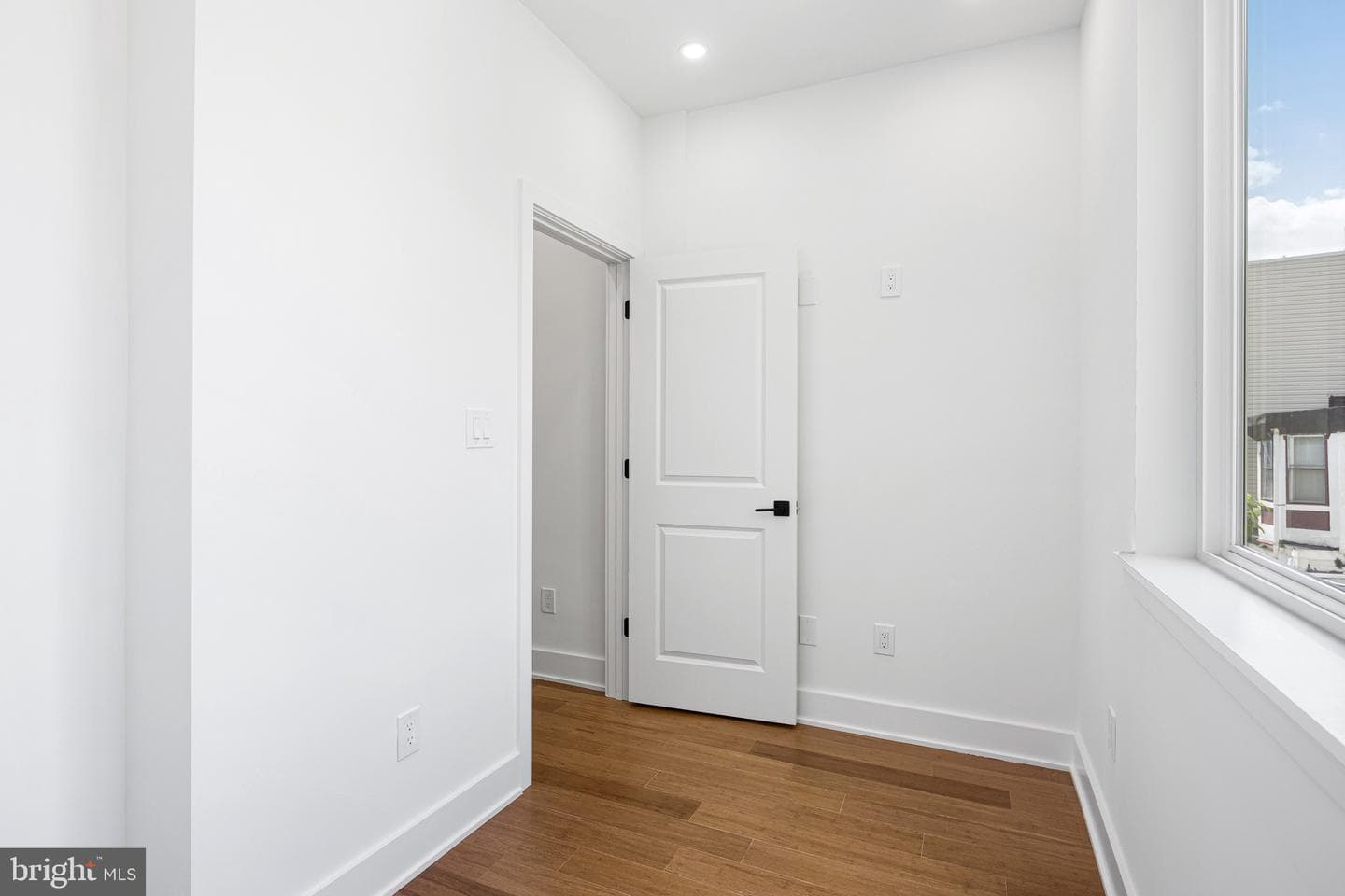 2322 N Mutter Street photo 20