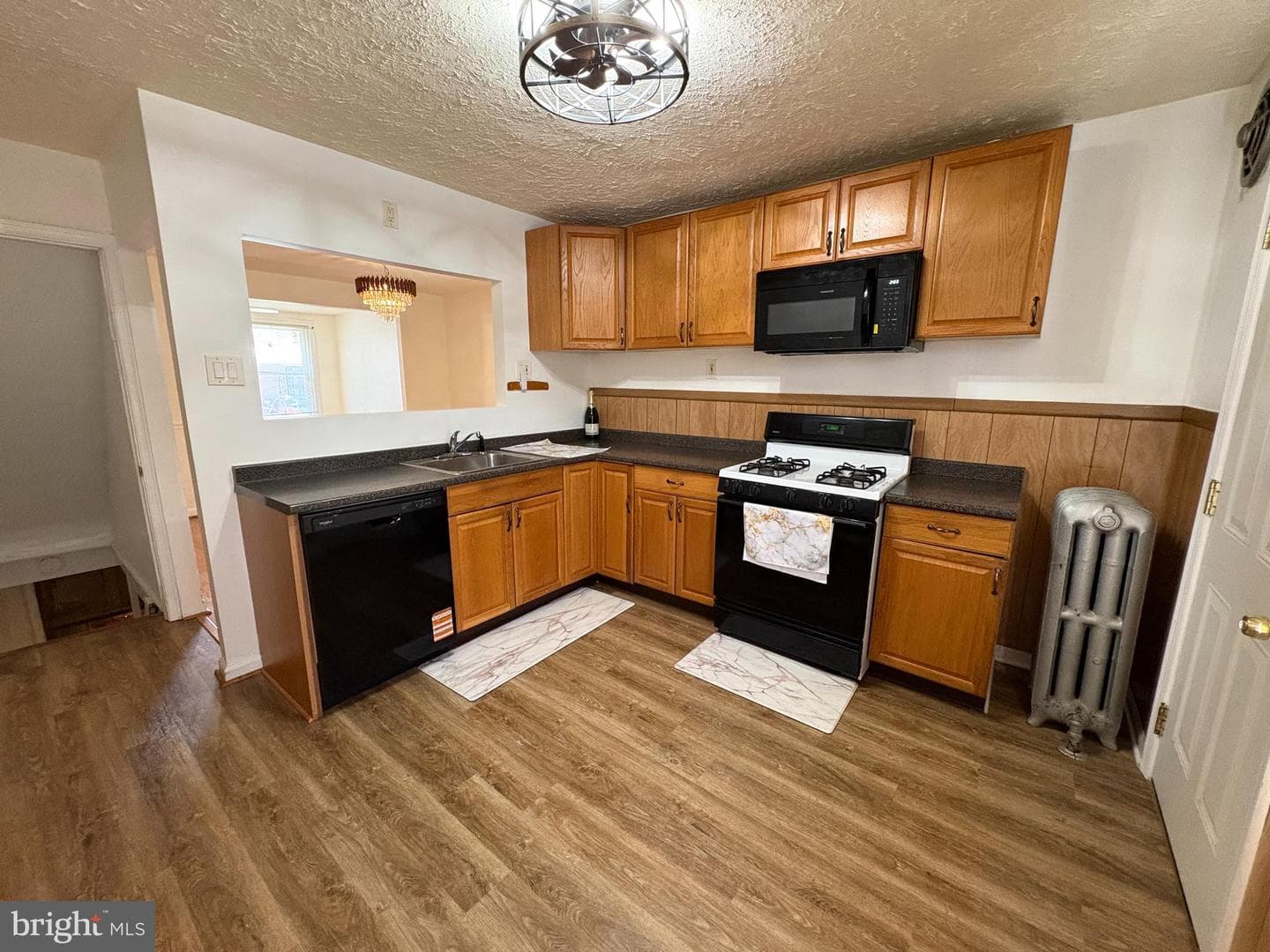 138 Rosemar Street photo 8