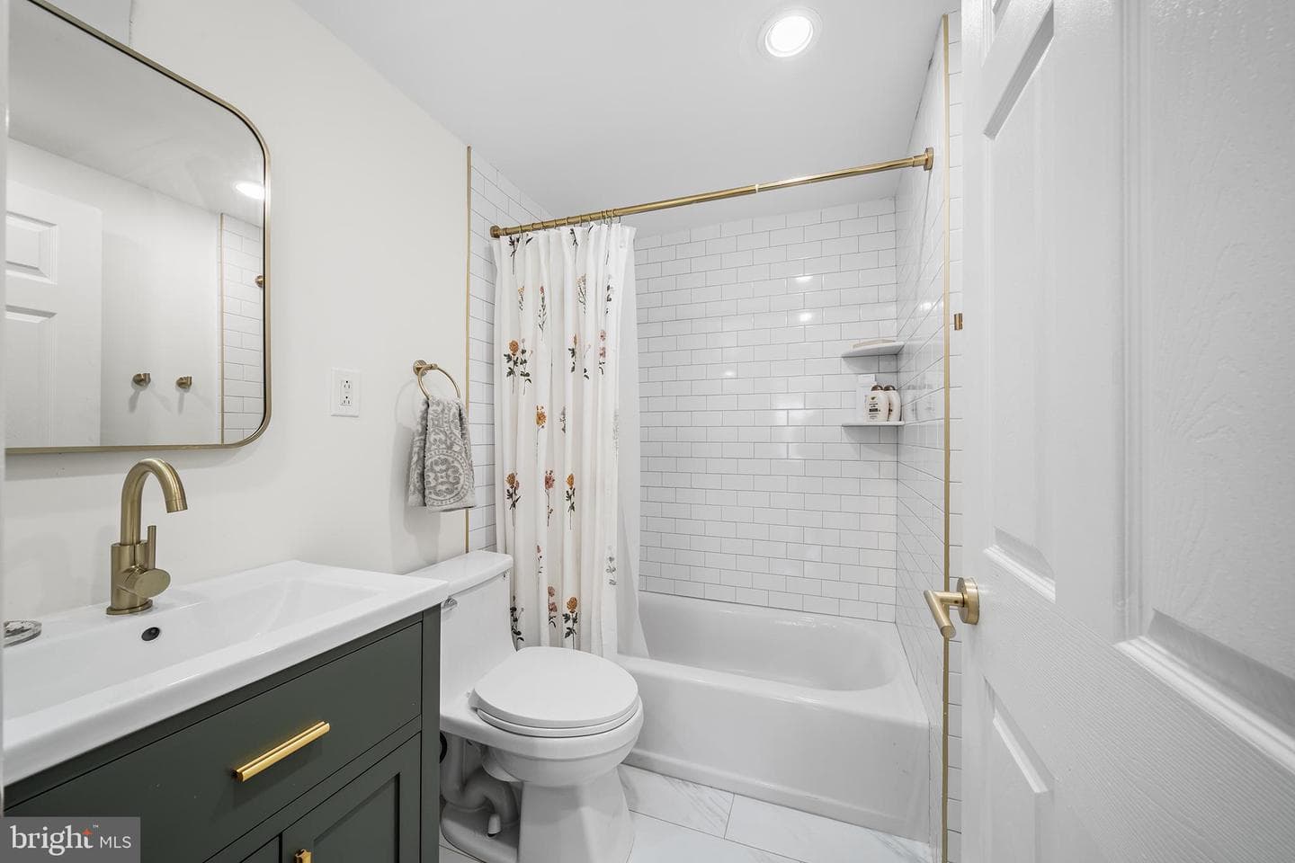 2061 Saint Albans Street photo 13