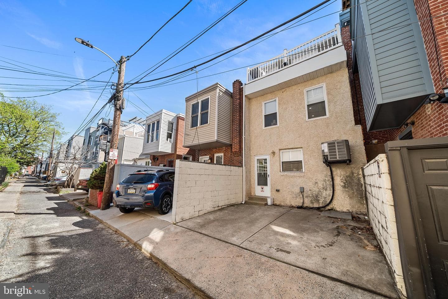 2061 Saint Albans Street photo 24