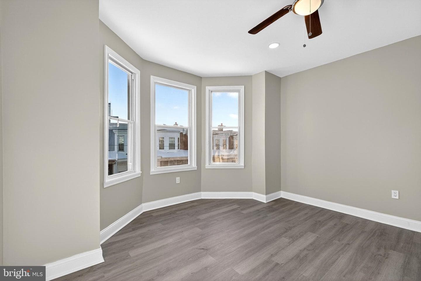 5443 Irving Street photo 24