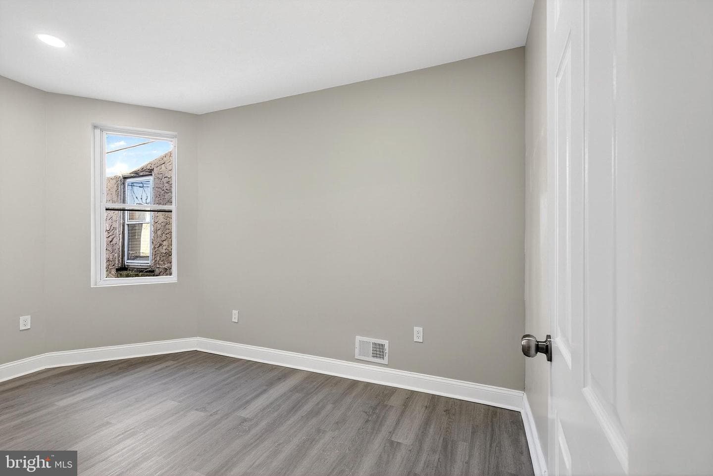 5443 Irving Street photo 33