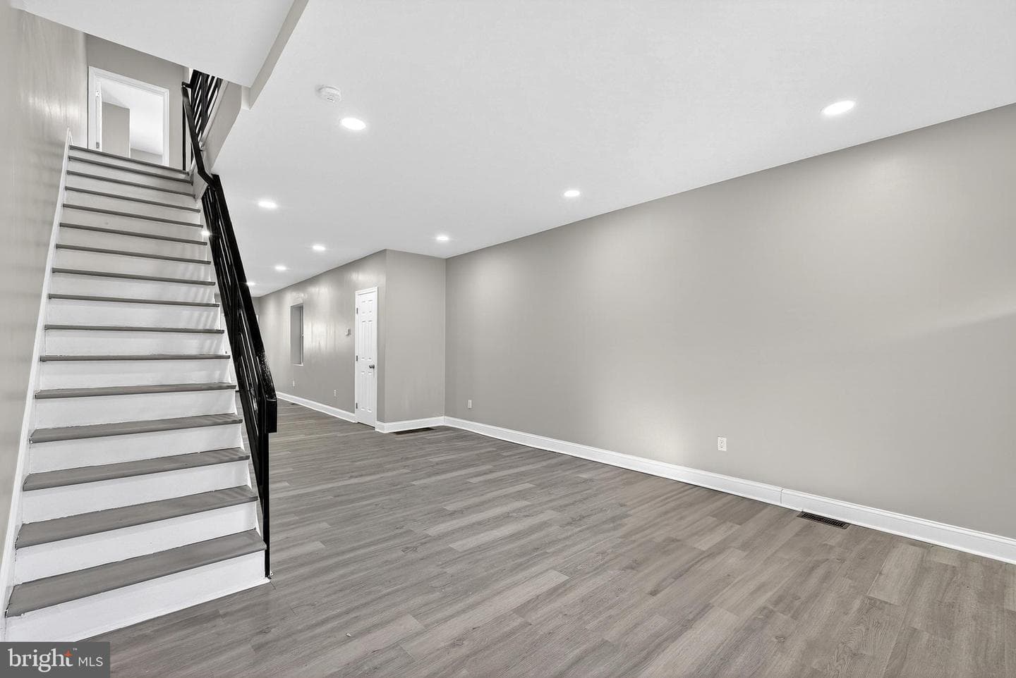 5443 Irving Street photo 9