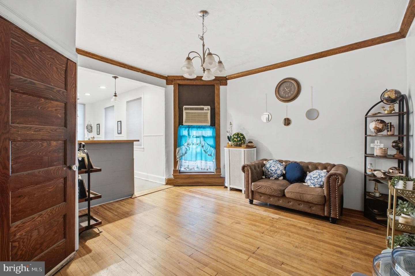 6023 Webster photo 10