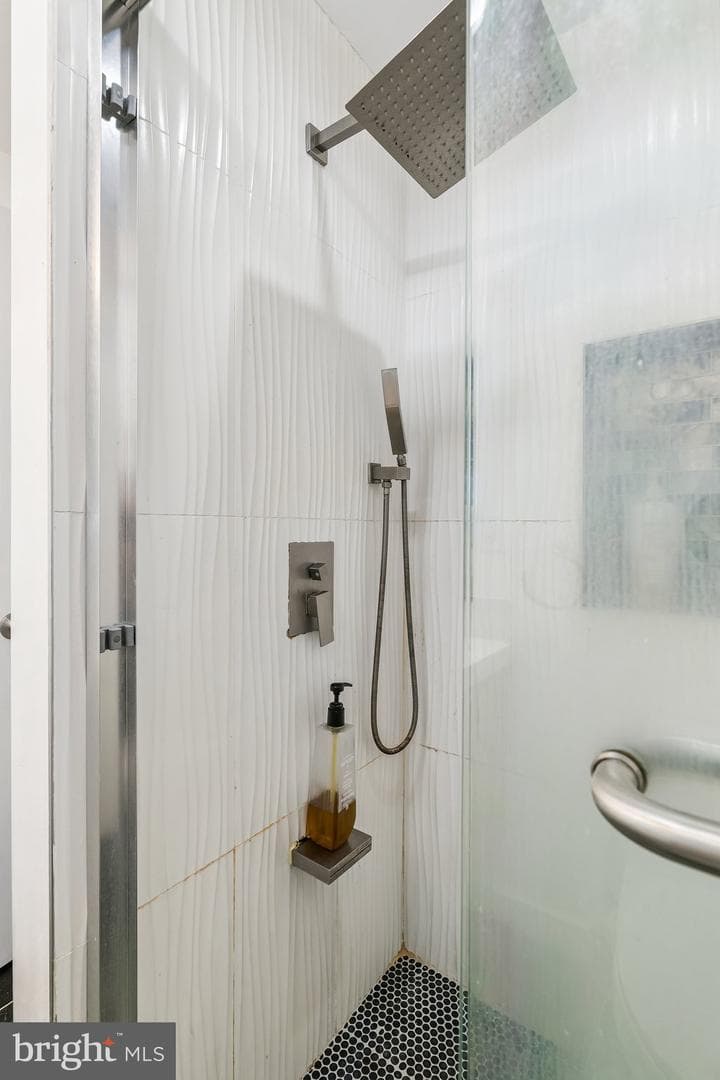 7010 Hegerman Street photo 31