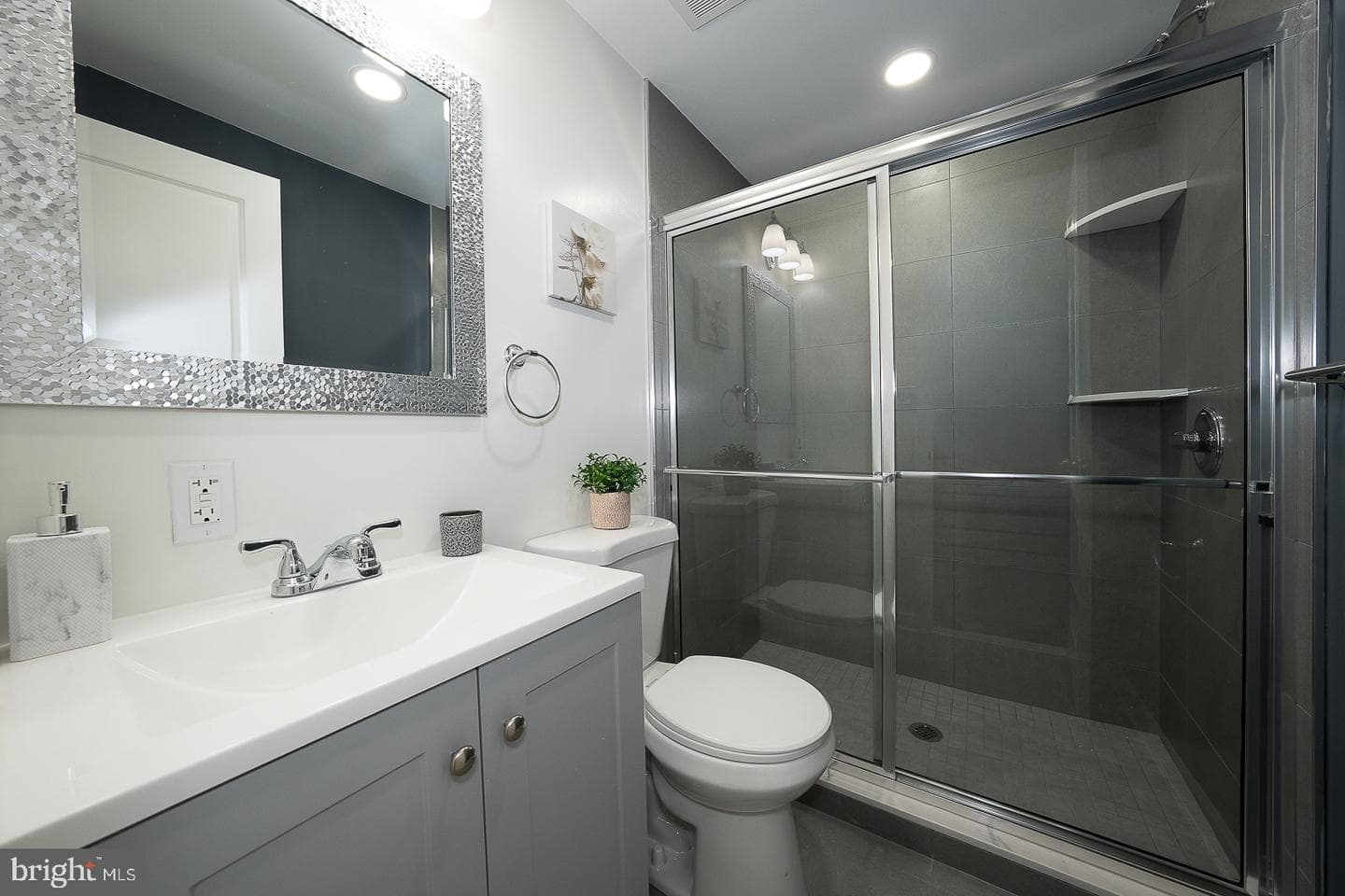 4826 Hawthorne Street photo 28