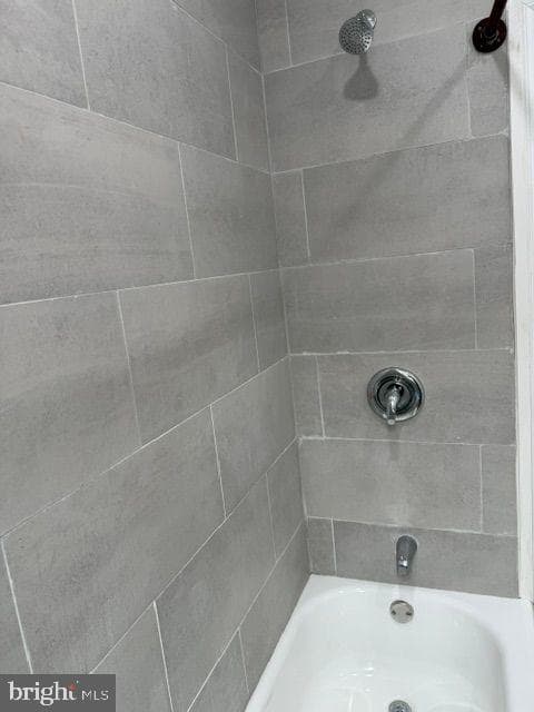 2322 N Lambert Street photo 12