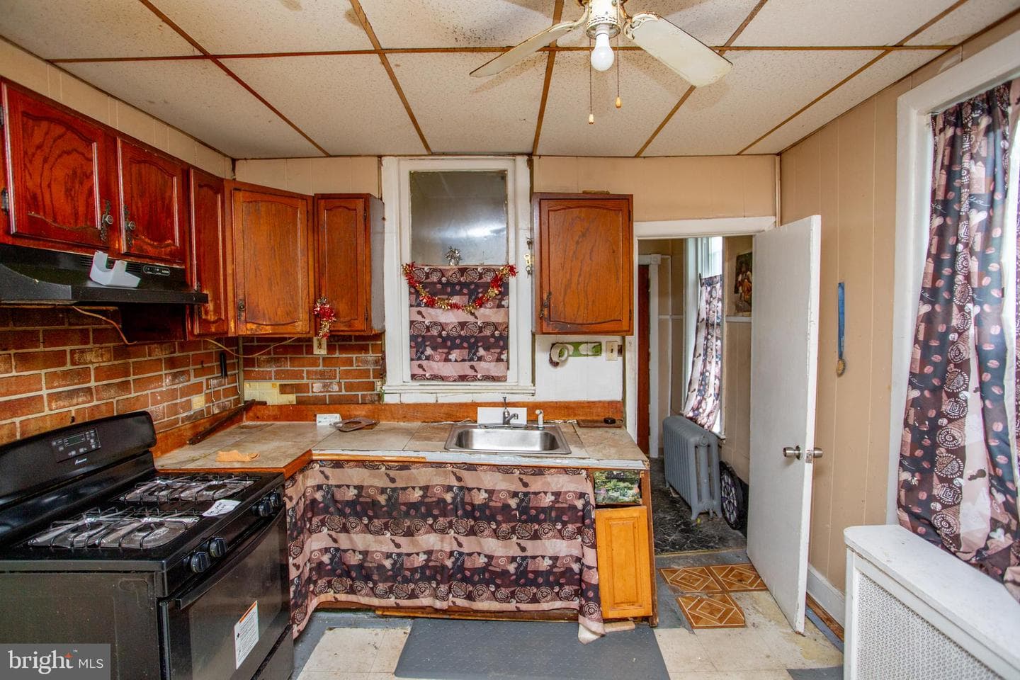 814 E Woodlawn Street photo 24