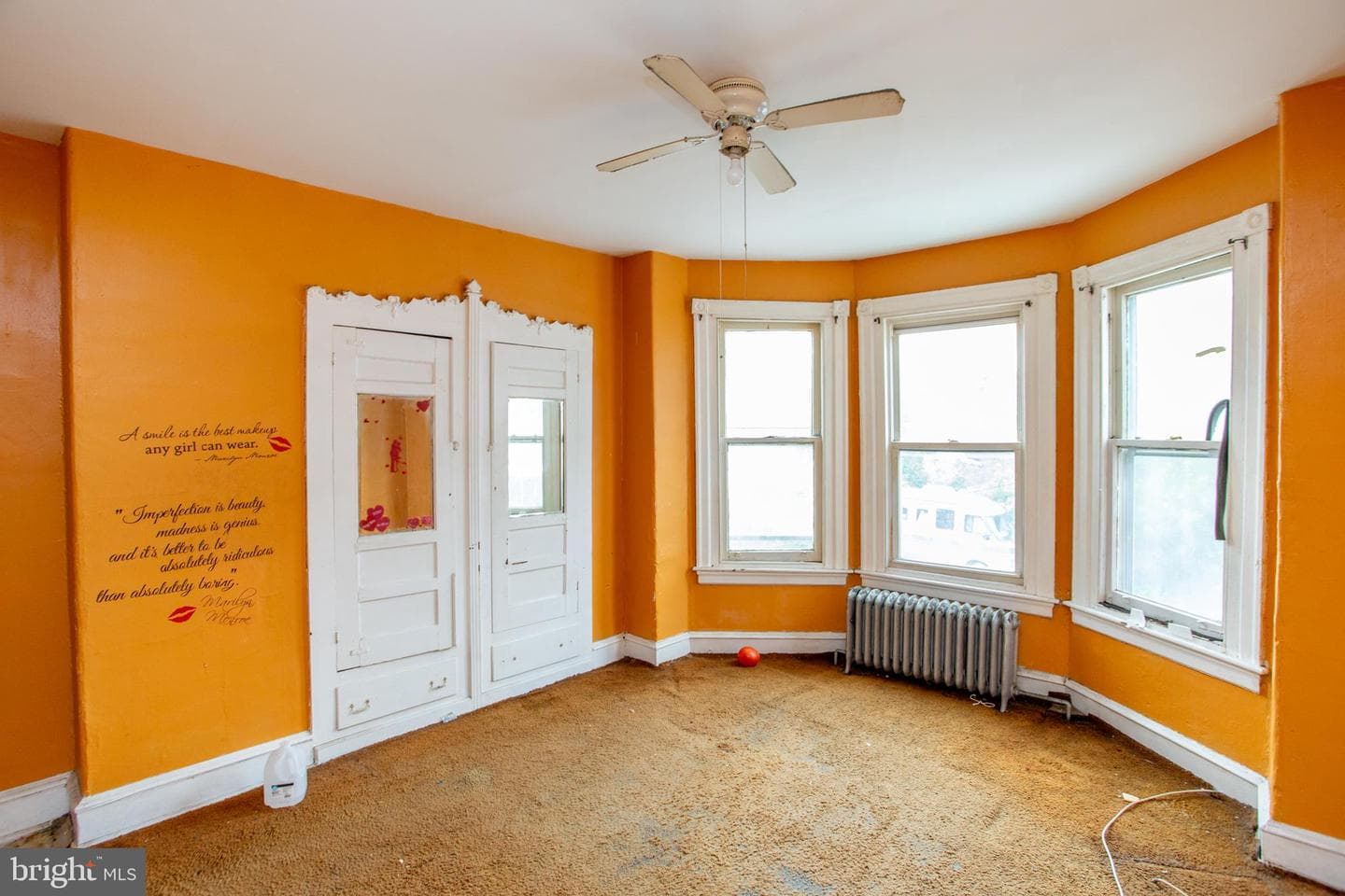 814 E Woodlawn Street photo 35