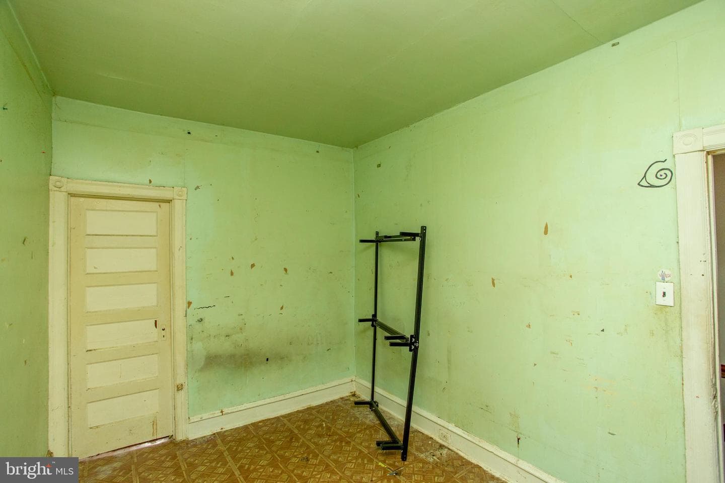 814 E Woodlawn Street photo 43