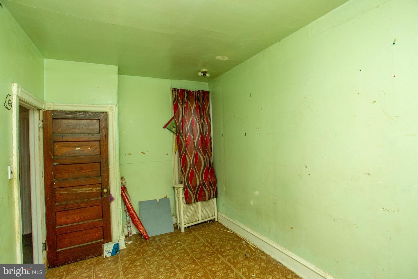 814 E Woodlawn Street photo 45