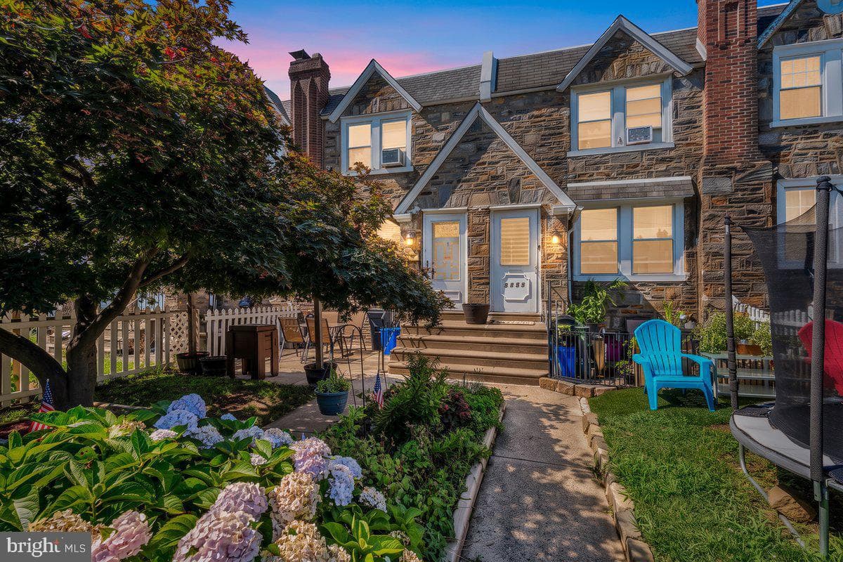 3240 Longshore Avenue, Philadelphia