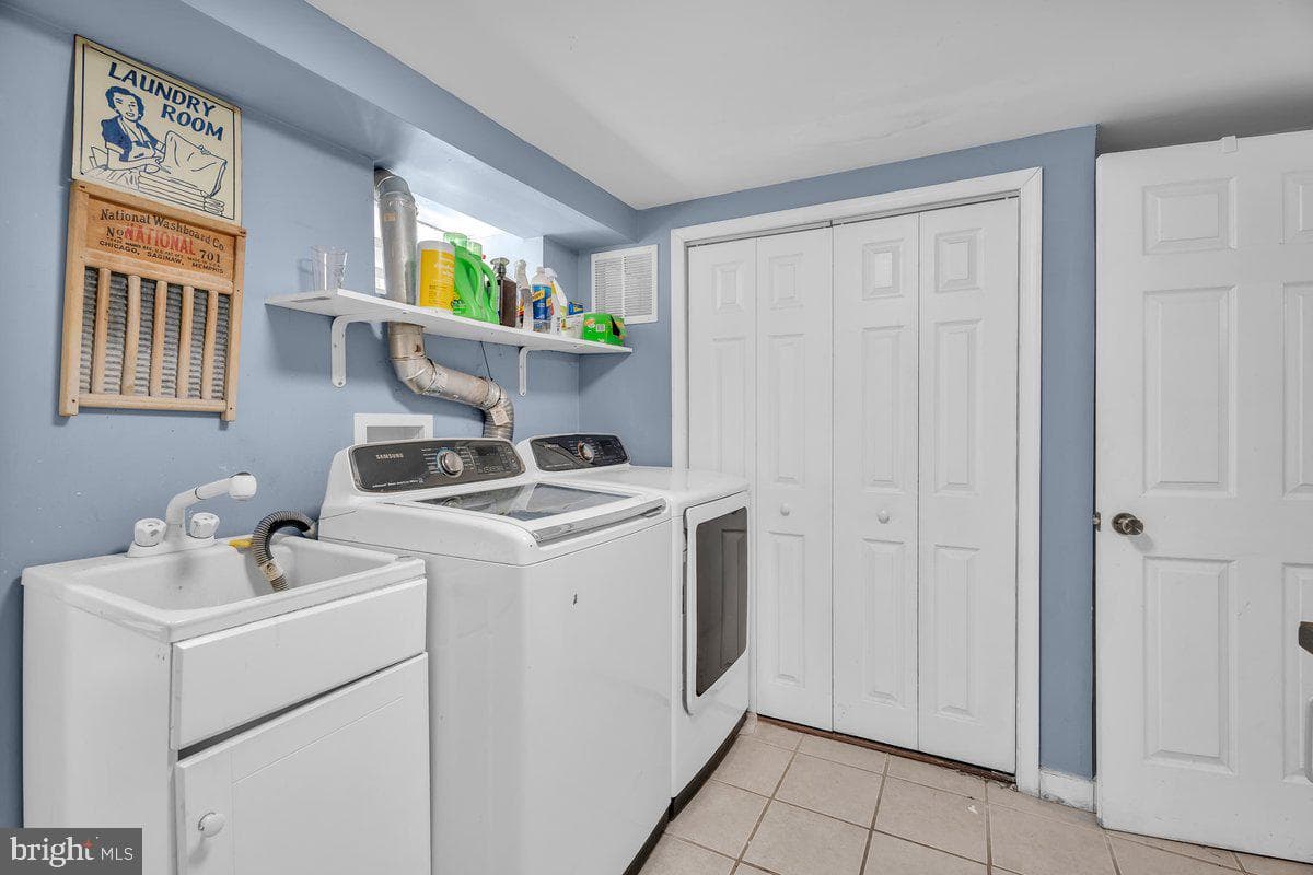 3240 Longshore Avenue photo 28