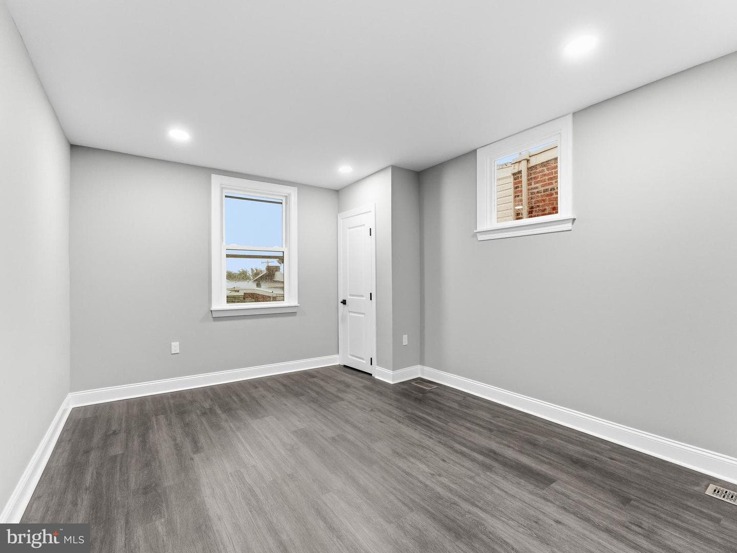 260 W Godfrey Avenue photo 14