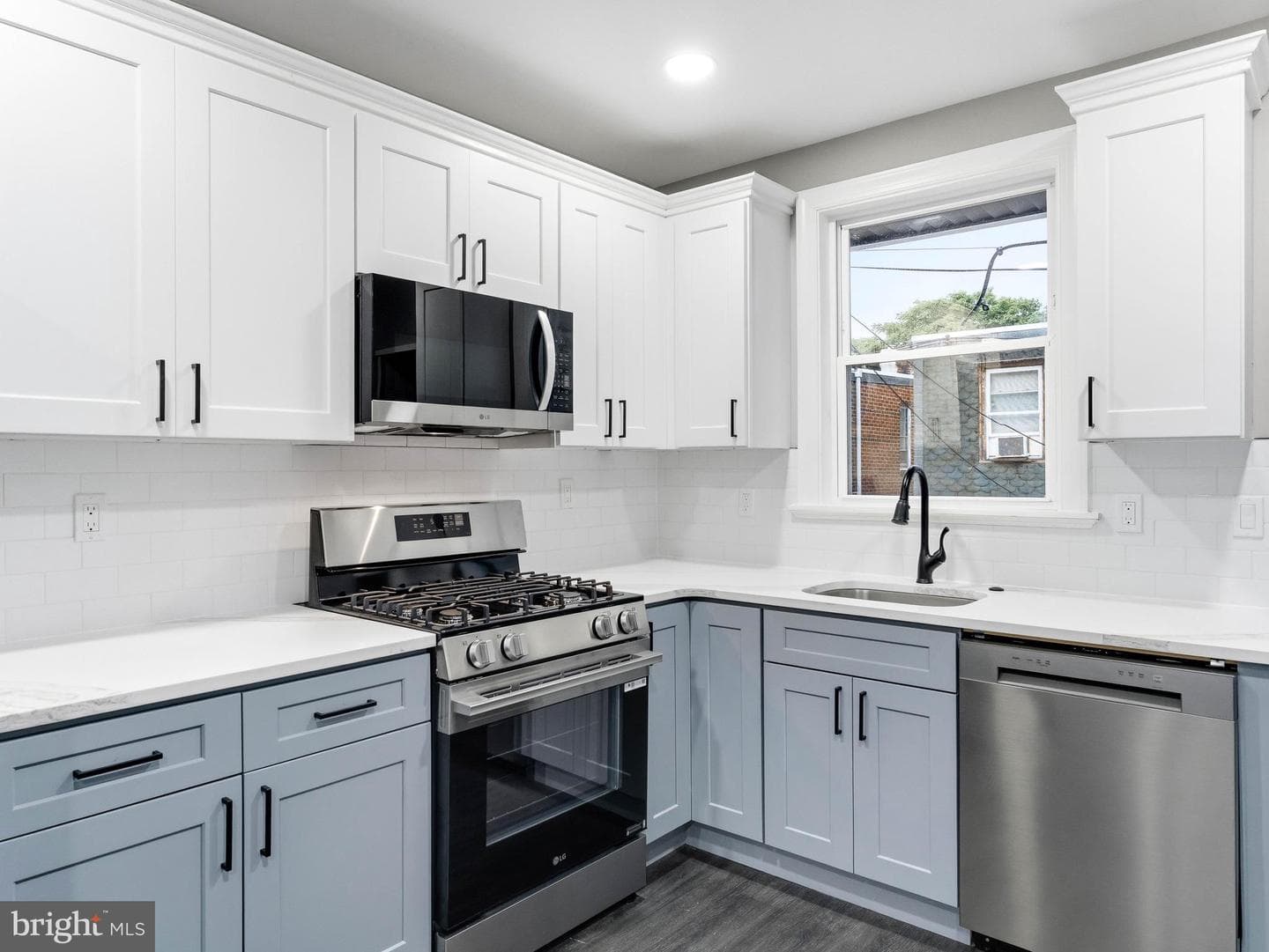 260 W Godfrey Avenue photo 6
