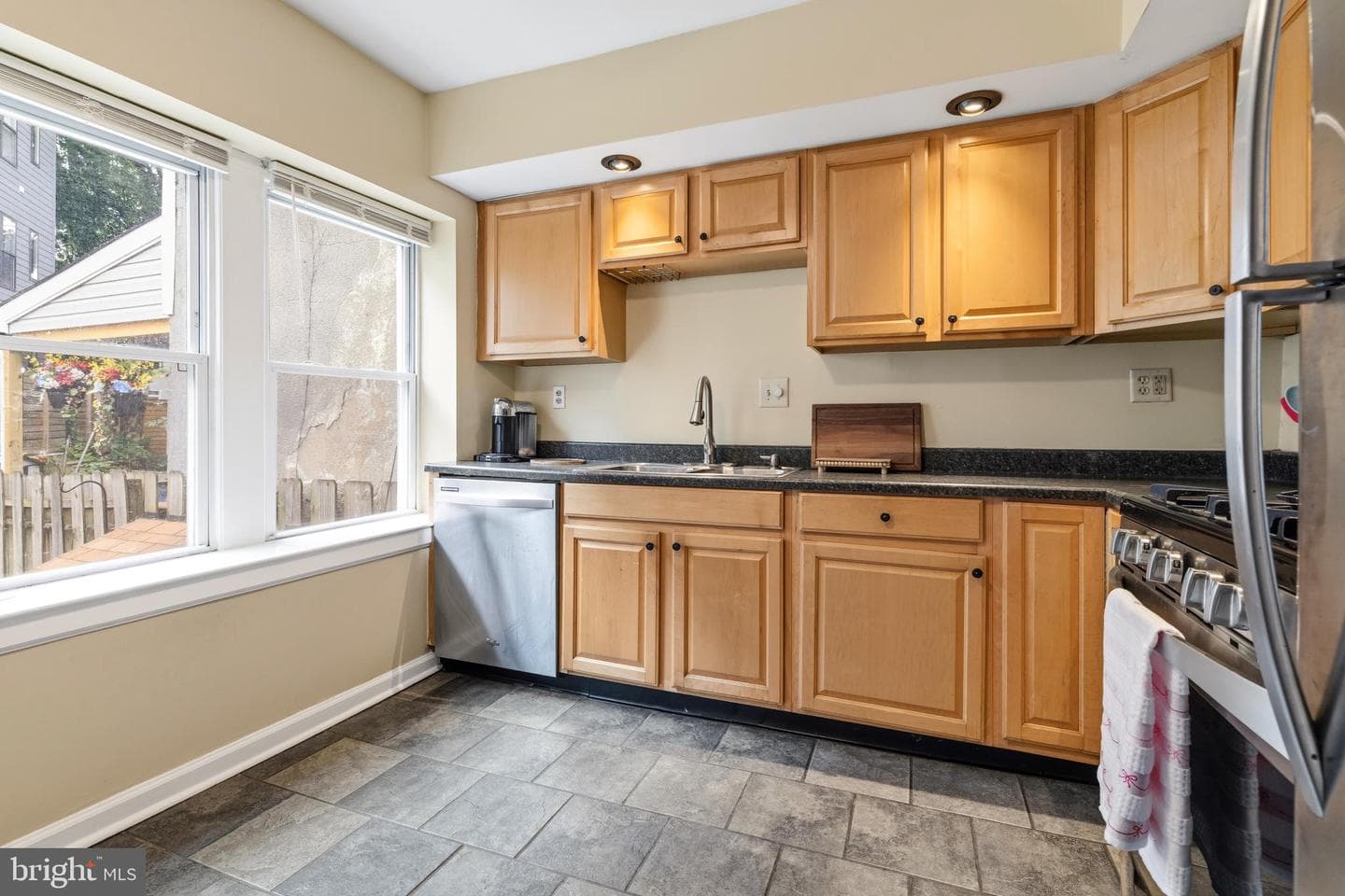 435 Shurs Lane photo 11