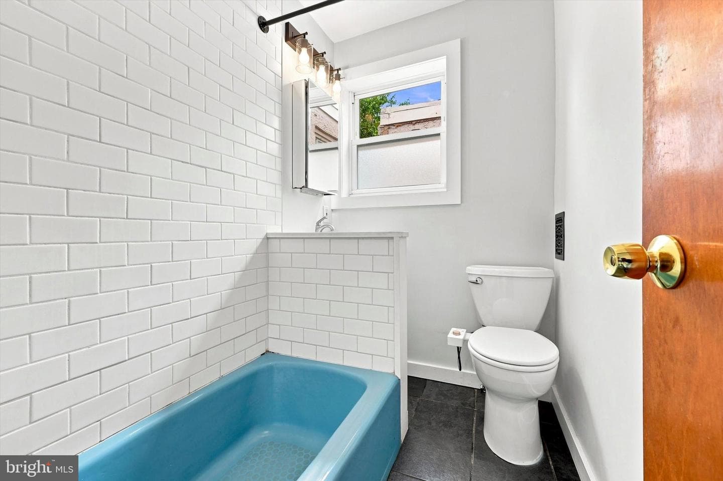 3150 Mercer Street photo 12