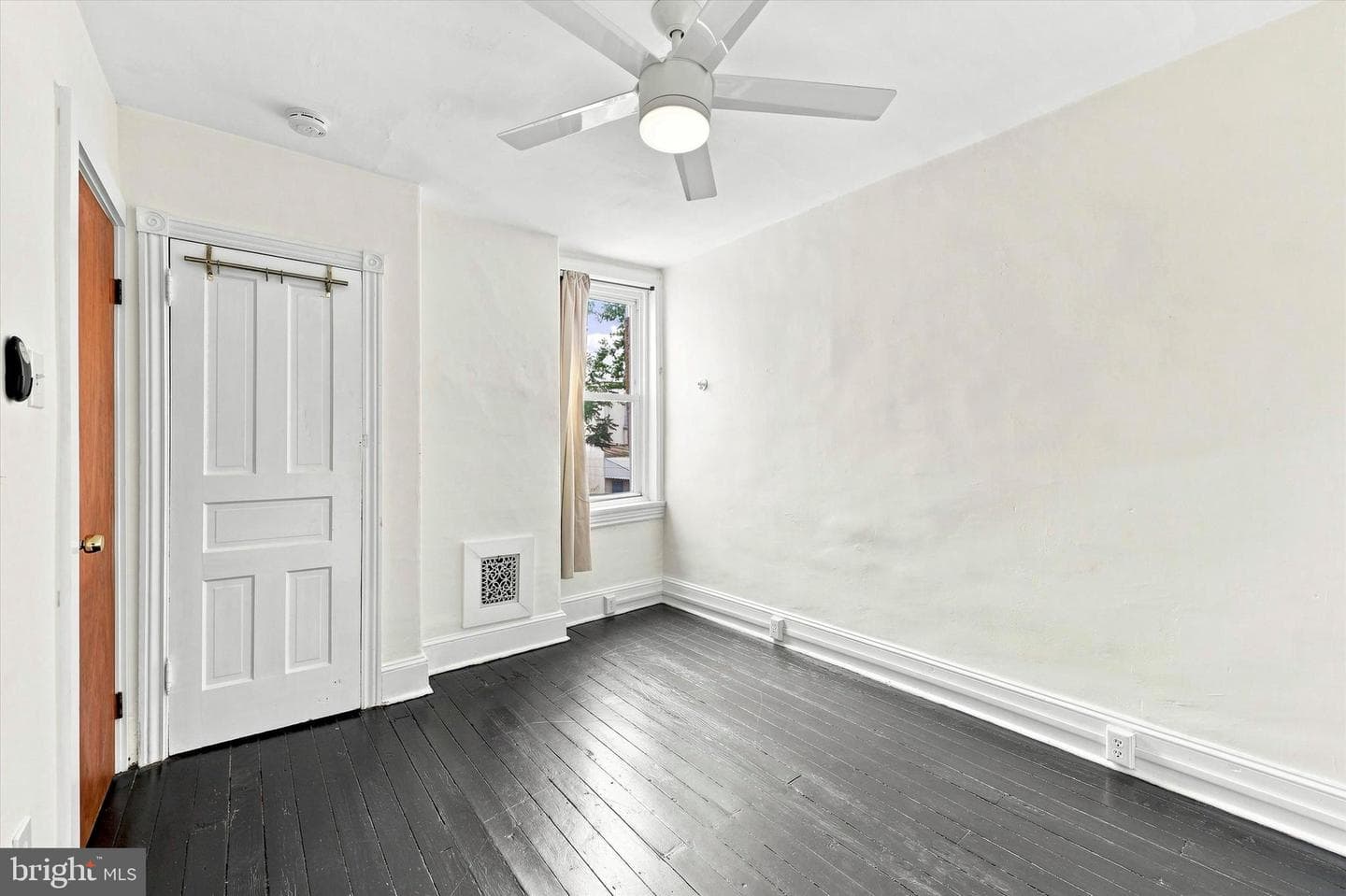 3150 Mercer Street photo 21