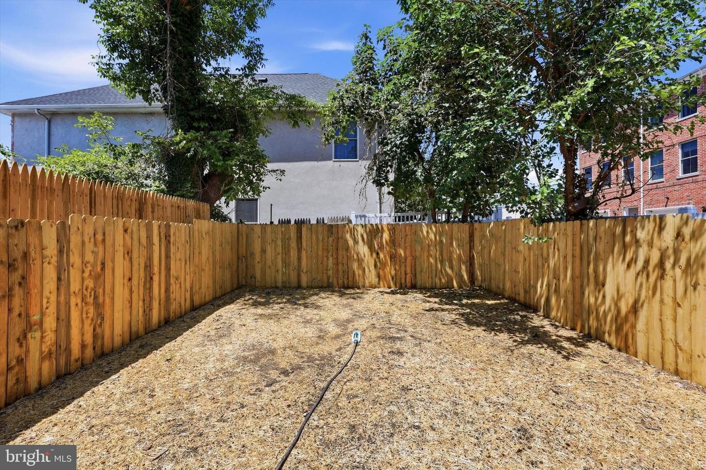 404 Leverington Avenue photo 24