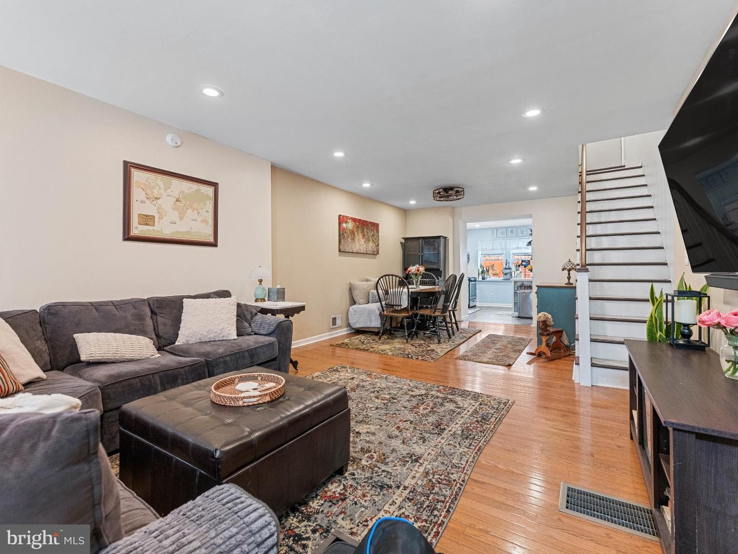 1623 Latona Street photo 3