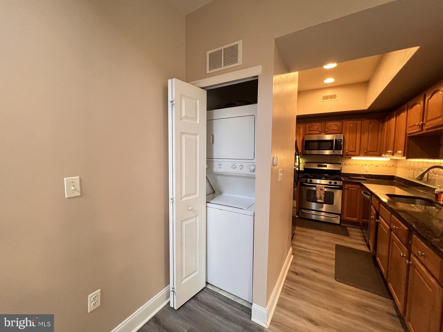 540 Easy Street #t91 photo 16