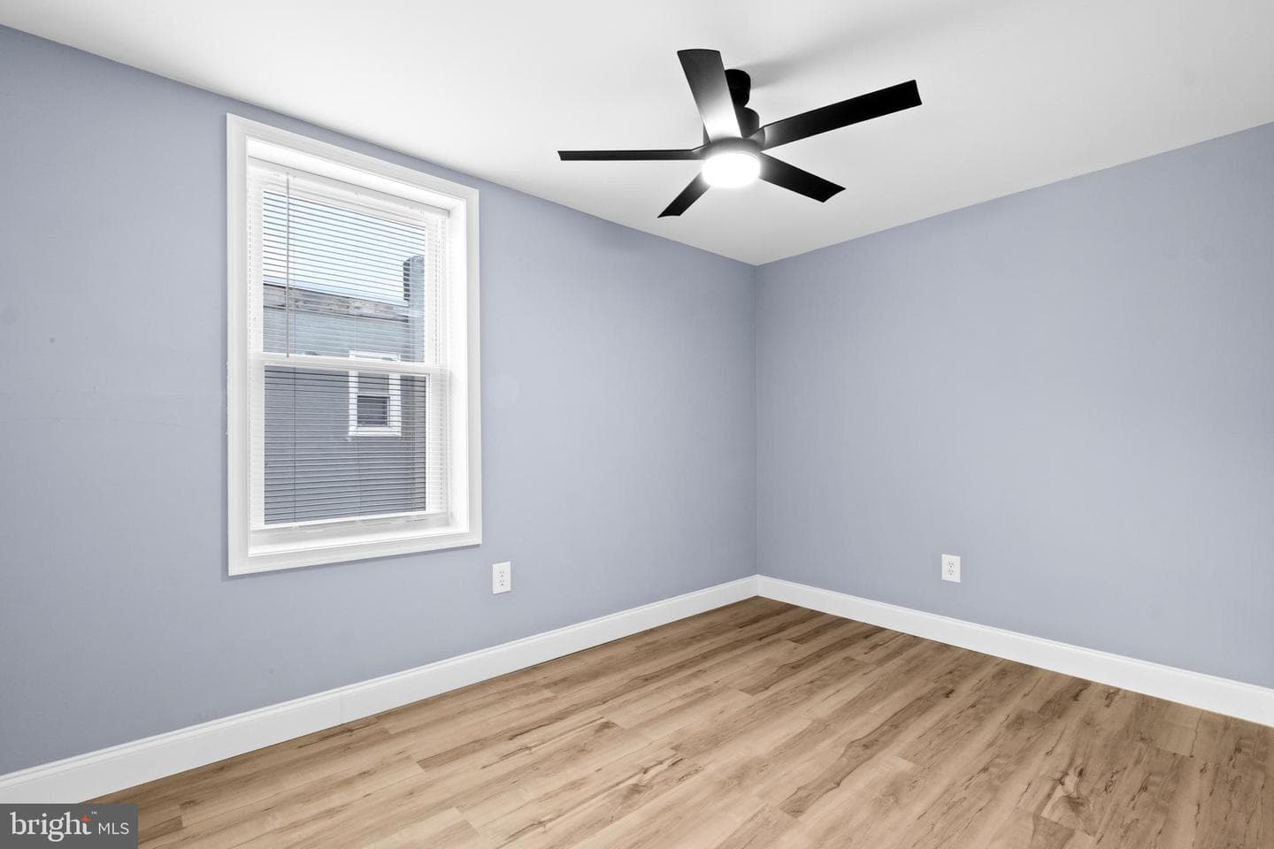 2715 E Thompson Street photo 20