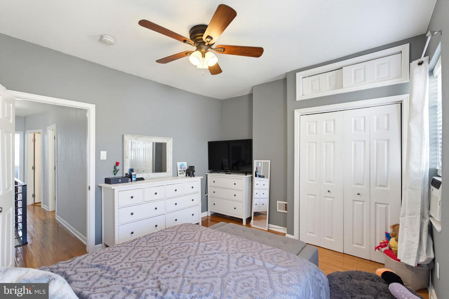 2409 S Clarion Street photo 9