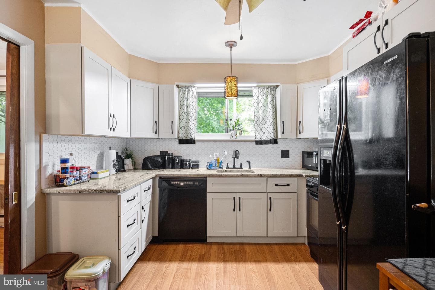 6348 Henry Avenue photo 11