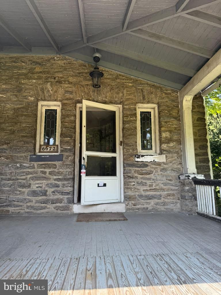 6672 Lincoln Drive photo 18