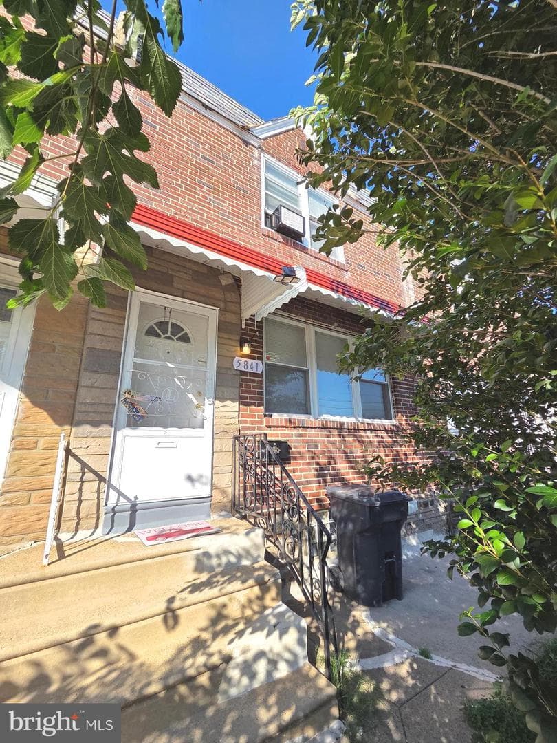 5841 Oxford Avenue, Philadelphia