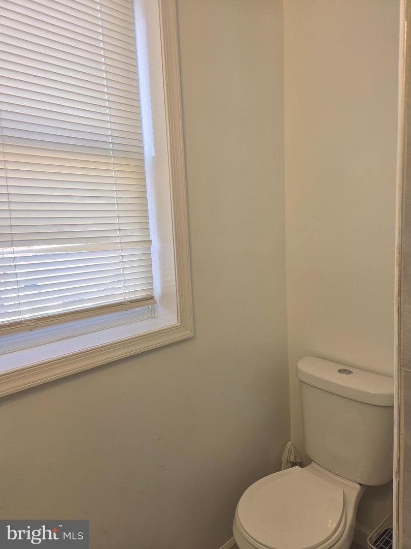 5841 Oxford Avenue photo 14