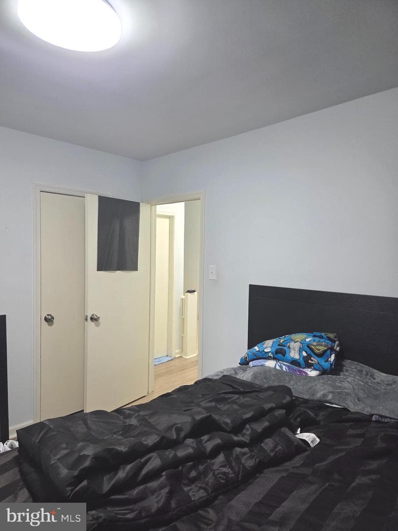 5841 Oxford Avenue photo 15