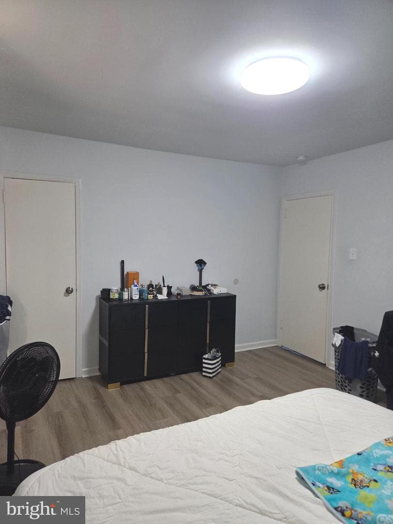 5841 Oxford Avenue photo 18