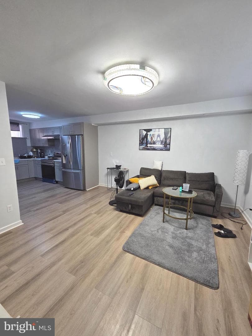 5841 Oxford Avenue, Philadelphia