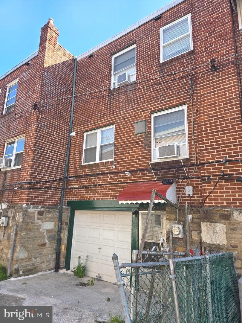 5841 Oxford Avenue photo 32