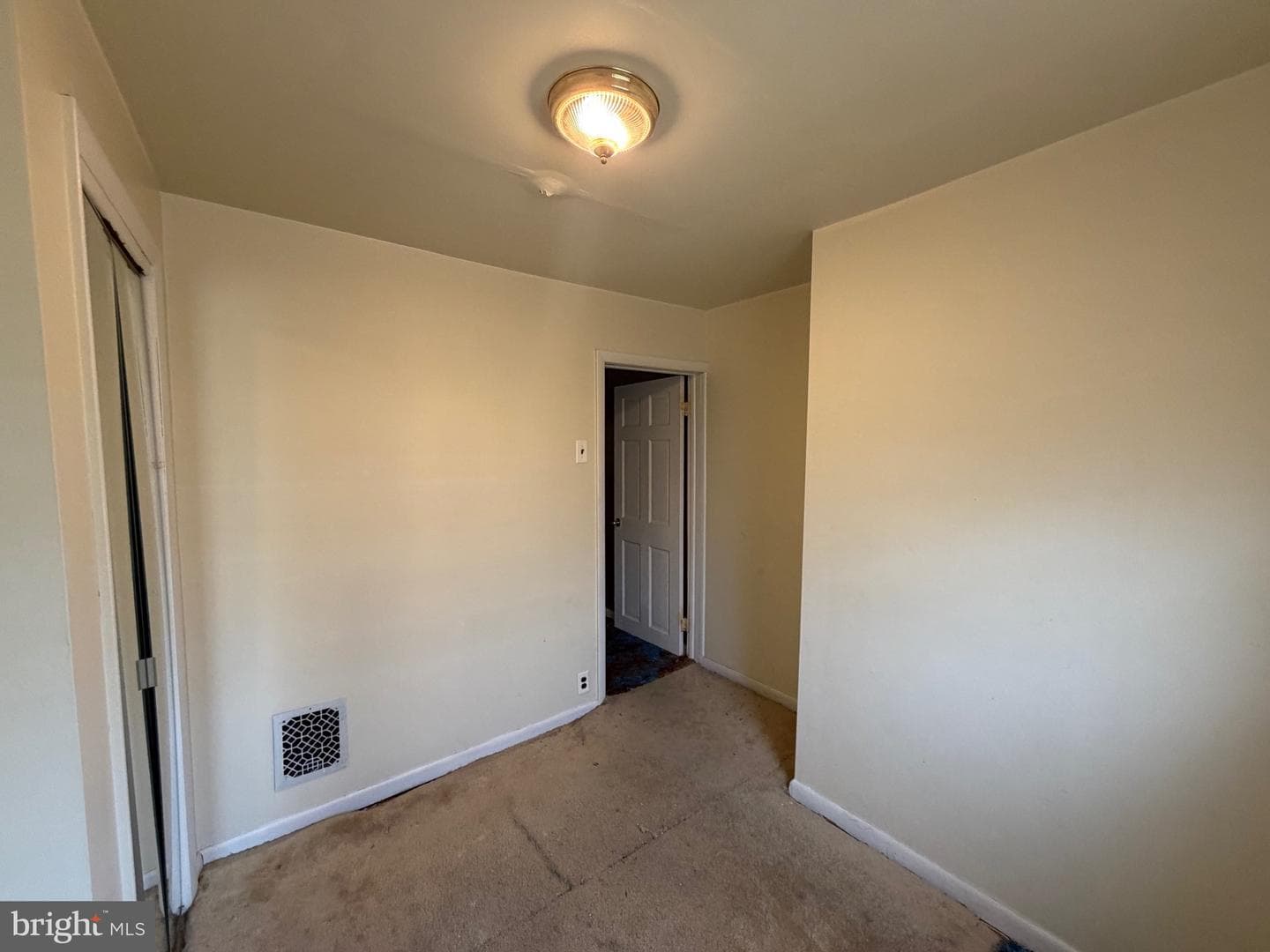 2049 S Beechwood Street photo 9