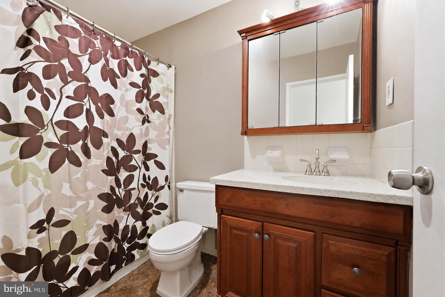 55204 Delaire Landing Road #204 photo 16