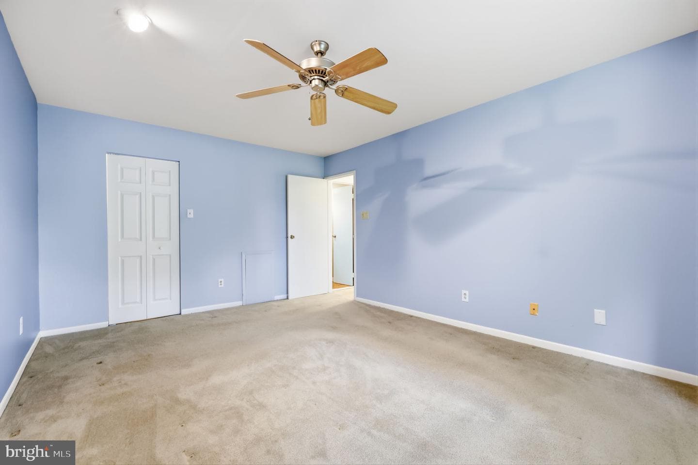 55204 Delaire Landing Road #204 photo 19