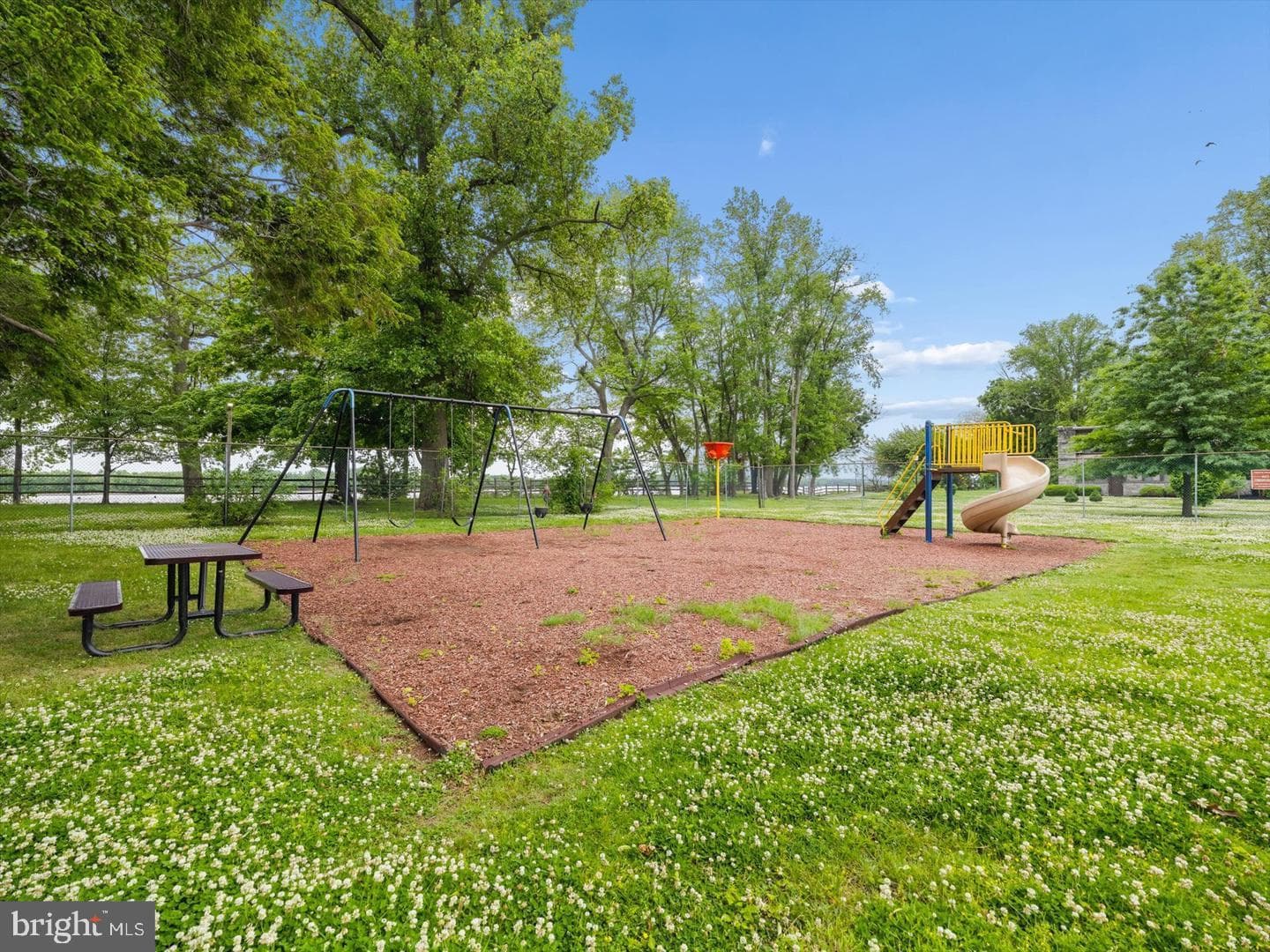 55204 Delaire Landing Road #204 photo 28
