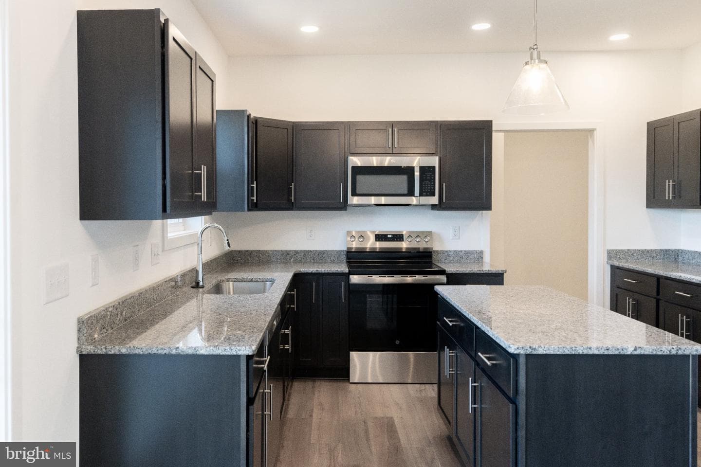 181 Morleton Avenue photo 3