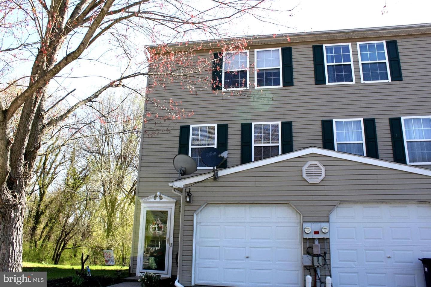 30 Petersburg Lane photo 16