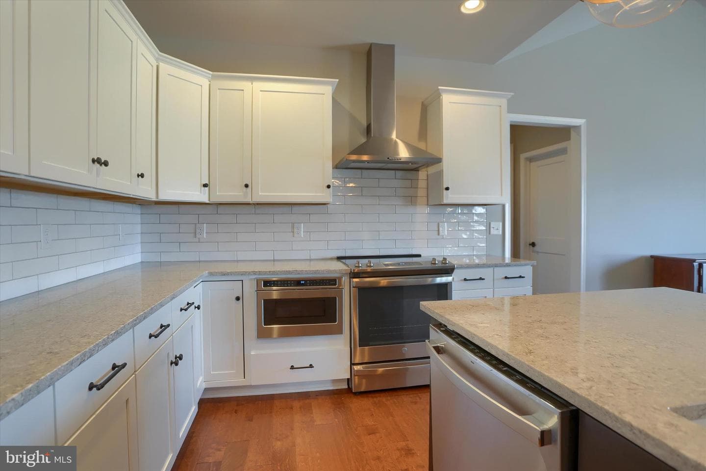 207 Rockville Blvd photo 11
