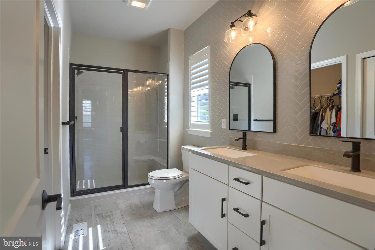207 Rockville Blvd photo 23