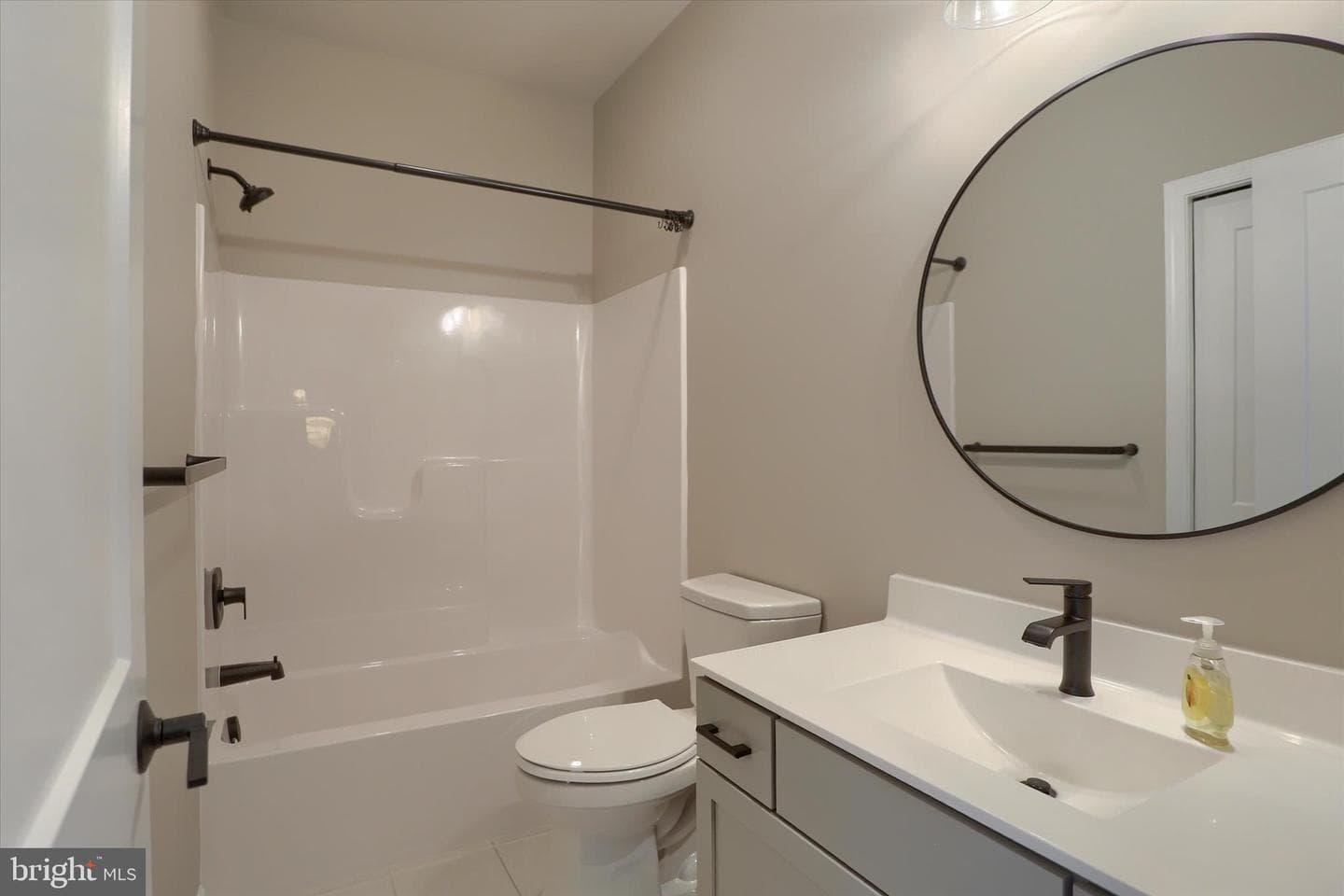 207 Rockville Blvd photo 29